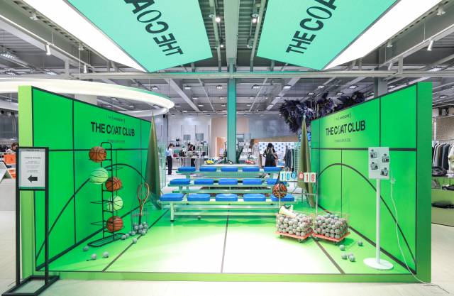 한섬이 온라인 사업 10주년을 맞아 오픈한 서울 성수동 ‘더 코트 클럽’ 팝업스토어. 사진 제공=현대백화점그룹