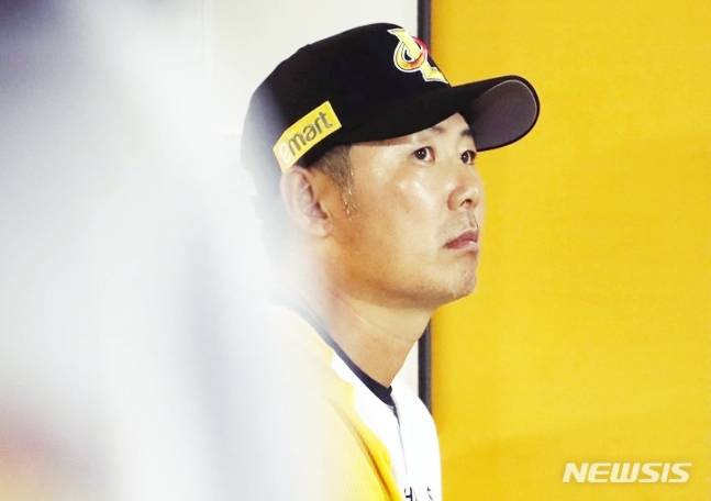 SSG 랜더스 사령탑 시절, 김원형 감독의 모습. /사진=뉴시스