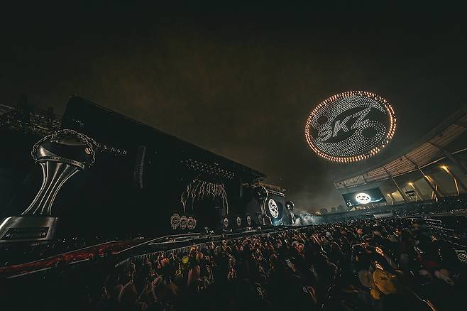 공연장 수놓은 드론쇼 [JYP엔터테인먼트 제공. 재판매 및 DB 금지]