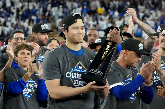 LA 다저스 오타니 쇼헤이. 다저스는 일찍이 월드시리즈 진출을 확정하고 토론토 블루제이스의 챔피언십시리즈 혈투를 지켜봤다. Imagn Images연합뉴스