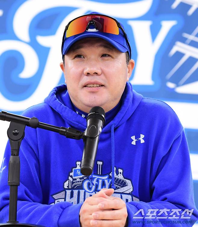 21일 대구 삼성라이온즈파크에서 열리는 삼성과 한화의 PO 3차전. 인터뷰하고 있는 삼성 박진만 감독. 대구=송정헌 기자songs@sportschosun.com/2025.10.21/