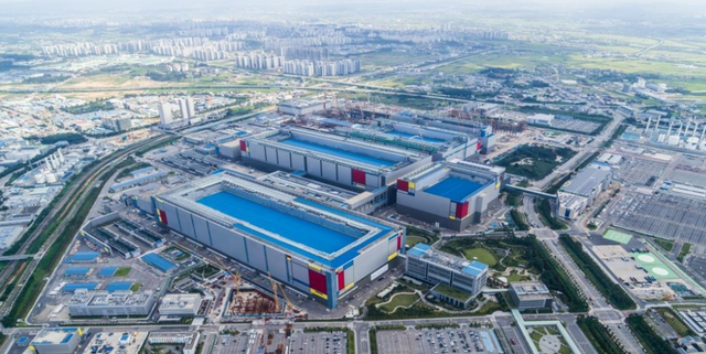 메모리 가격이 급등하면서 반도체 슈퍼사이클이 2년 이상 장기화될 것이라는 전망이 나왔다. 사진은 삼성전자 평택캠퍼스 전경. 삼성전자 제공