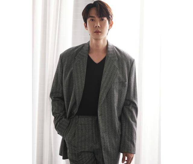 배우 유연석이 사생활 침해에 관한 법적 대응을 예고했다. 킹콩 by 스타쉽 제공