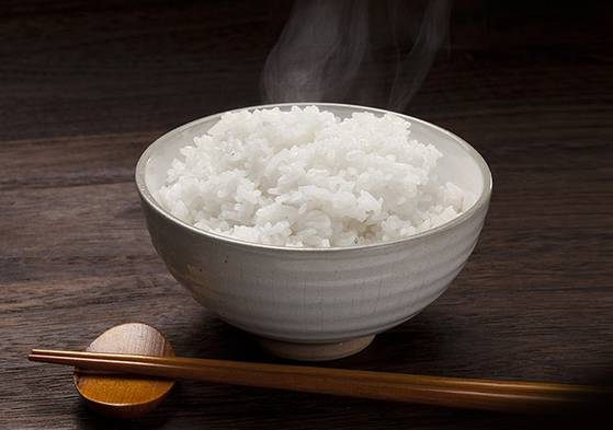 맛있는 쌀로 갓 지은 밥은 어떤 산해진미도 필요 없을 만큼 그 자체로 하나의 진미가 된다. [중앙포토]
