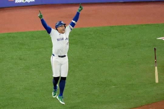 홈런 치고 기뻐하는 스프링어. 사진[AP=연합뉴스]