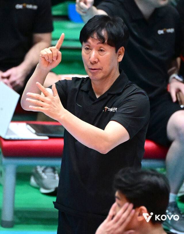 OK저축은행 신영철 감독./KOVO