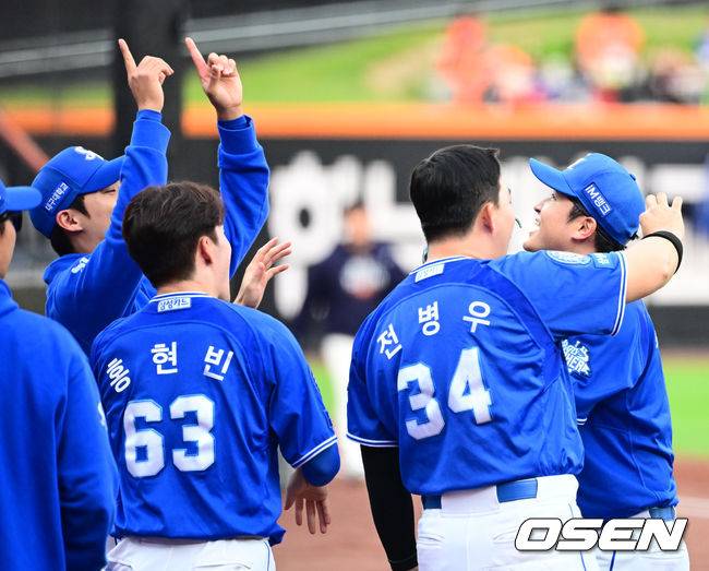 최원태 세리머니 따라하는 원태인