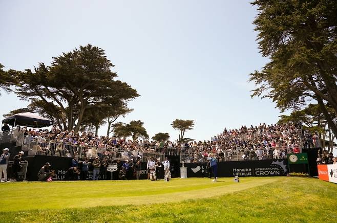 2023 한화 라이프플러스 인터내셔널 크라운에서 갤러리들이 대회를 즐기고 있는 모습. 대회조직위 제공