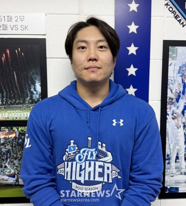 삼성 류지혁이 취재진과 인터뷰를 하고 있다. /사진=양정웅 기자