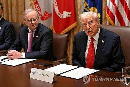 도널드 트럼프 미국 대통령(오른쪽) [워싱턴 AFP=연합뉴스. 재판매 및 DB 금지]