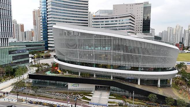 경기융합타운 내에 위치한 경기도서관 전경. 사진=경기도청