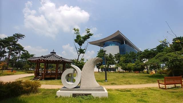 경주 예술의 전당 광장. 강시일 기자