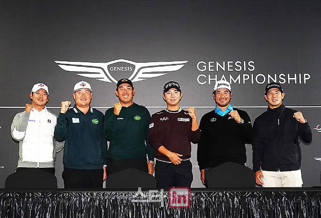 22일 충남 천안시 우정힐스 컨트리클럽에서 열린 제네시스 챔피언십 공식 기자회견을 마친 선수들이 선전을 다짐하고 있다. 왼쪽부터 최승빈, 임성재, 안병훈, 옥태훈, 마쓰야마 히데키(일본), 나카지마 케이타(일본). (사진=이데일리 골프in 김상민 기자)
