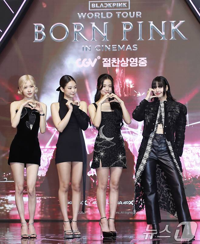 그룹 블랙핑크(BLACK PINK)의 로제(왼쪽부터)와 제니, 지수, 리사 ⓒ News1