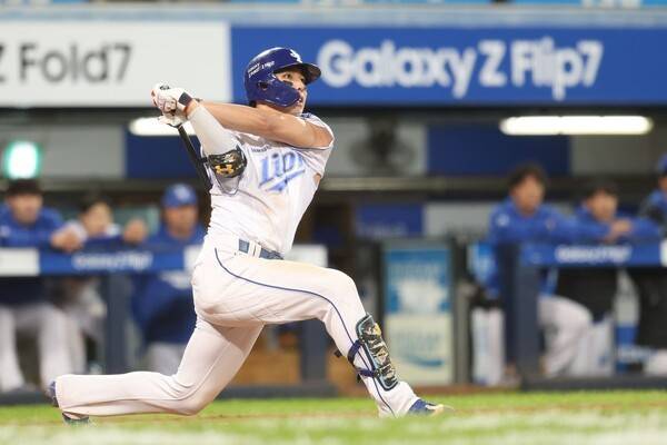 22일 오후 6시 30분 경상북도 대구 수성구의 대구삼성라이온즈파크에서 열린 2025 신한 SOL뱅크 한국야구위원회(KBO) 포스트시즌(PS) 플레이오프(PO·5전3선승제) 4차전에서 동점 스리런 홈런을 친 김영웅. /사진=삼성 라이온즈