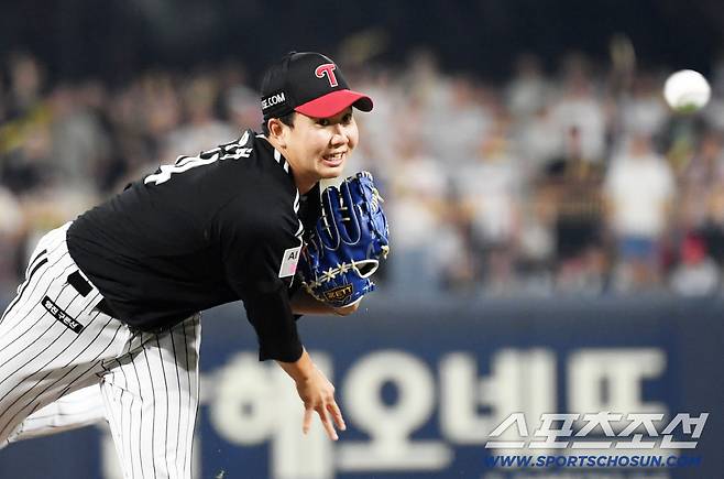 23일 광주 기아챔피언스필드에서 열린 KIA 타이거즈와 LG 트윈스의 경기. LG 유영찬이 역투하고있다. 광주=박재만 기자 pjm@sportschosun.com/2025.08.23/