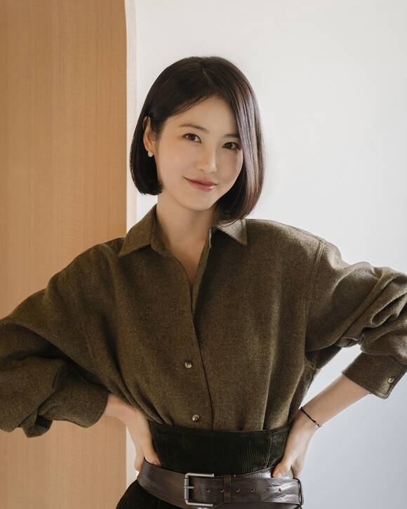 배우 신예은이 최근 서울 강남구에서 <더팩트>와 만나 JTBC 토일드라마 '백번의 추억'과 관련된 이야기를 나눴다. /앤피오