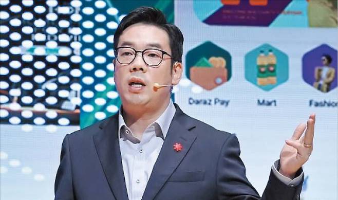 제임스 장 지마켓 대표가 21일 미디어데이 행사에서 사업 전략을 발표하고 있다. /연합뉴스
