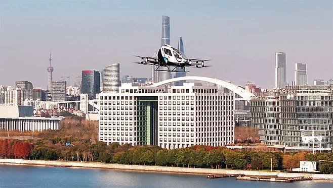중국 상하이에서 허가를 받아 운항 중인 이항 eVTOL 모델