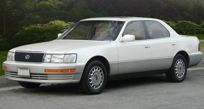 렉서스 LS 400 사진=위키
