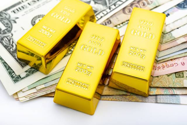 사상 최고가를 이어오던 국제 금값이 하루 만에 6% 이상 급락했다. 클립아트코리아