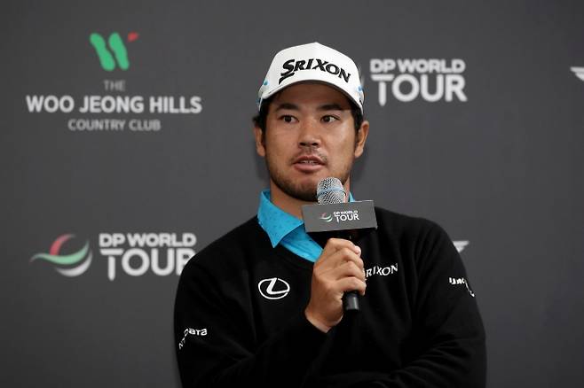 마쓰야마 히데끼가 22일 충남 천안시 우정힐스 컨트리클럽에서 열린 제네시스 챔피언십 기자회견에서 기자들의 질문에 답하고 있다. KPGA 제공