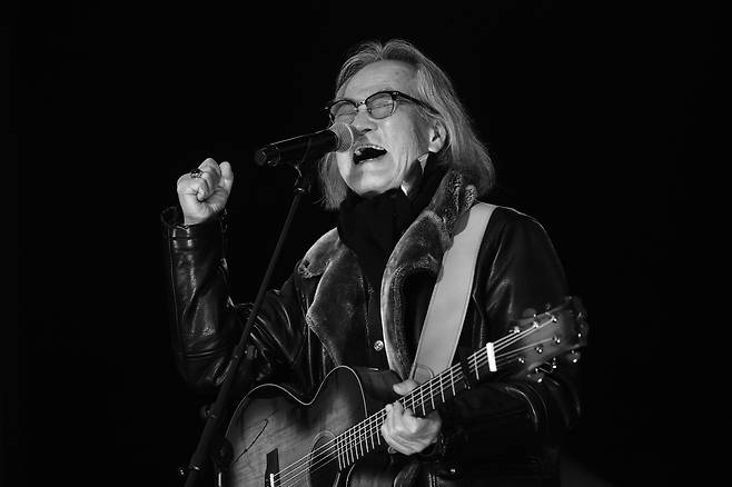 지난 18일 '경기 기후콘서트' 무대에서 공연하는 한대수  [원춘호 사진작가 제공. 재판매 및  DB 금지]