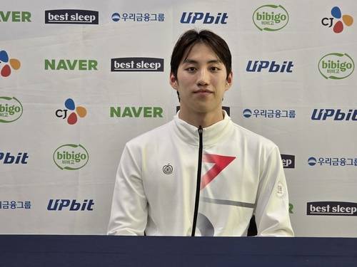 최동열, 수영 남자 평영 50ｍ 한국 신기록 (부산=연합뉴스) 하남직 기자 = 최동열이 22일 부산 사직종합운동장 실내수영장에서 열린 제106회 전국체전 수영 경영 남자 일반부 평영 50ｍ에서 한국 신기록을 세운 뒤, 취재진과 인터뷰하고 있다.