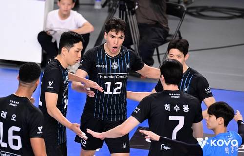 득점 후 기뻐하는 현대캐피탈 선수들 [한국배구연맹 제공. 재판매 및 DB 금지]