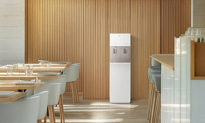 LG 퓨리케어 오브제컬렉션 스탠드 정수기 2025년형 신모델.(LG전자 제공)