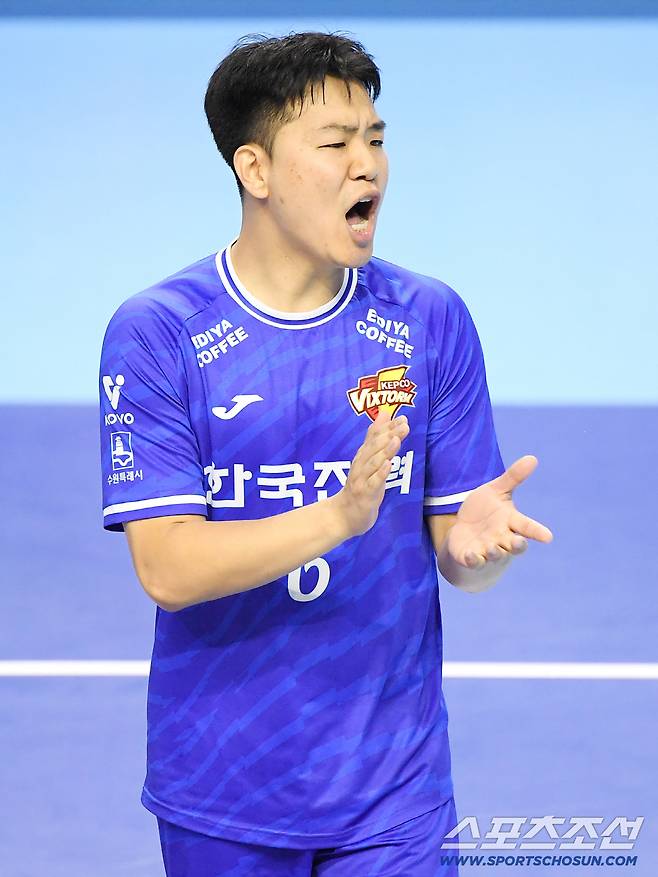 23일 인천 계양체육관에서 열린 V리그 대한항공-한국전력전. 한국전력 하승우 세터가 선수들을 독려하고 있다. 인천=정재근 기자 cjg@sportschosun.com/2025.10.23/