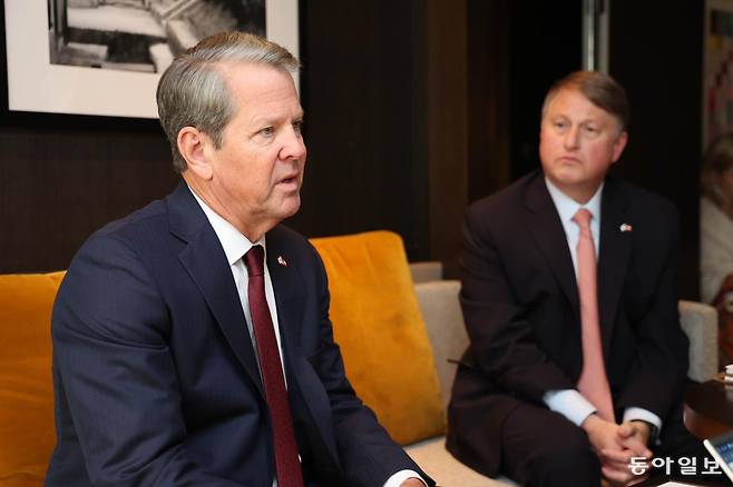 23일 서울 용산구 그랜드하얏트호텔에서 본지와 인터뷰 하는 브라이언 켐프 미국 조지아 주지사

    전영한 기자 scoopjyh@donga.com