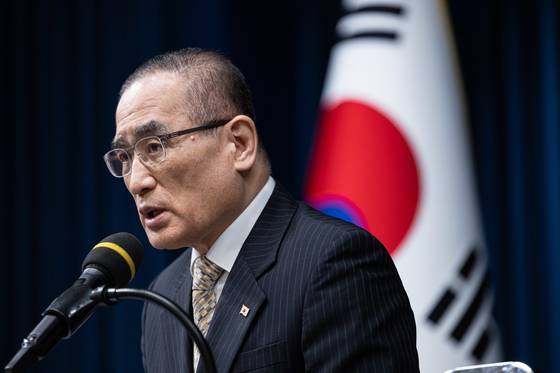 위성락 국가안보실장이 17일 서울 용산 대통령실 청사에서 캄보디아 이슈의 구체적 대응현황 관련 브리핑을 하고 있다. 뉴스1