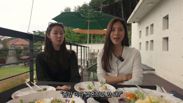 배우 한그루(왼쪽)와 한채아가 진솔한 이야기를 나누고 있다. / 유튜브 '한채아'