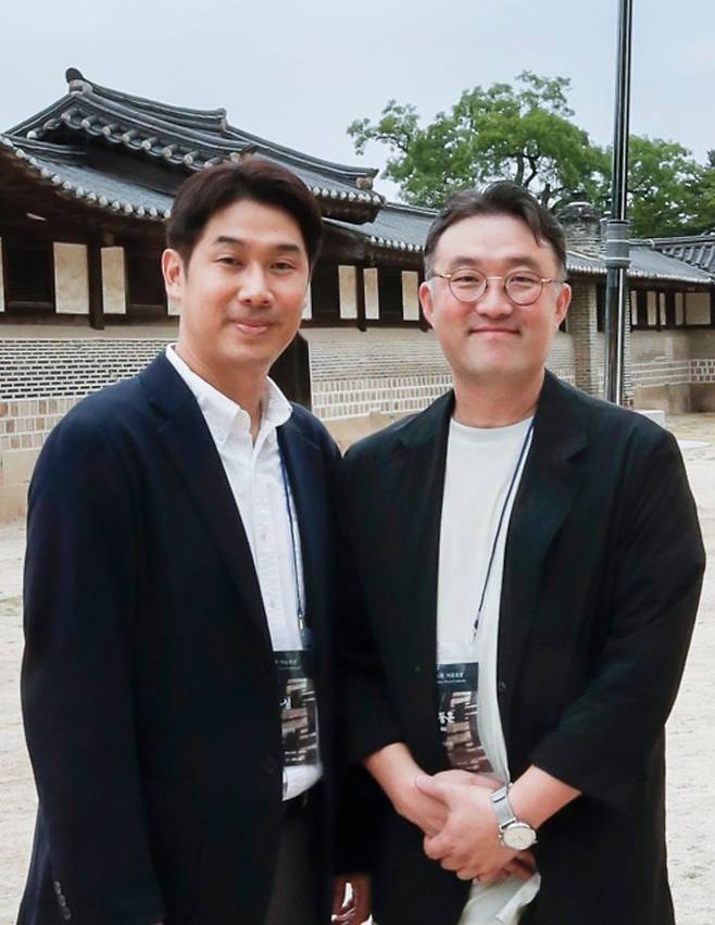 K헤리티지 아트전을 기획한 정우성 세이버스코리아 대표(왼쪽)와 한국헤리티지문화재단 신동훈 대표. *재판매 및 DB 금지