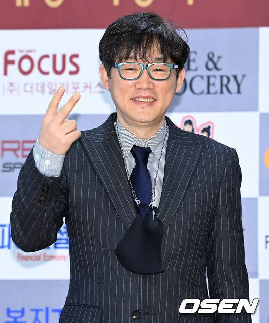 [OSEN=조은정 기자] 20일 오후 서울 양천구 대한민국예술인센터에서 '2021 한류문화대상 시상식'이 열렸다. 소방관 김태형이 포즈를 취하고 있다. 2021.12.20 /cej@osen.co.kr