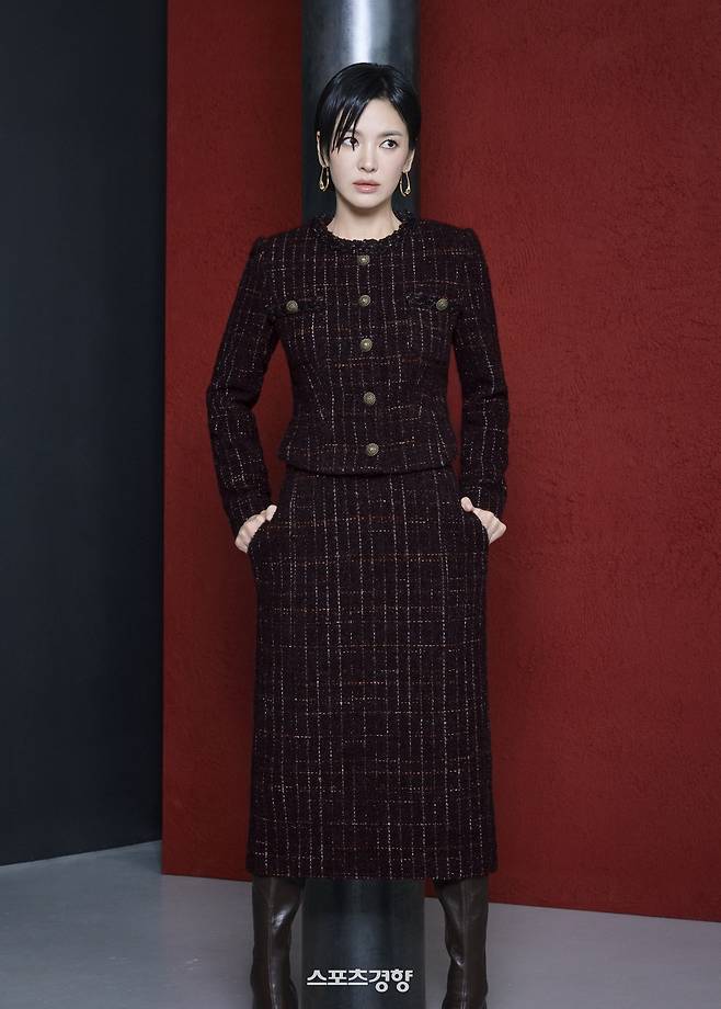 화보 촬영을 진행하고 있는 배우 송혜교. 미샤 제공