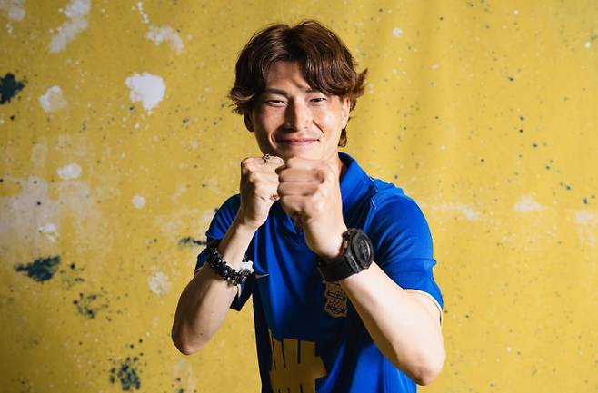 후루하시 고교의 버밍엄 시티 입단 당시. /사진=버밍엄 시티 공식 사회관계망서비스(SNS)