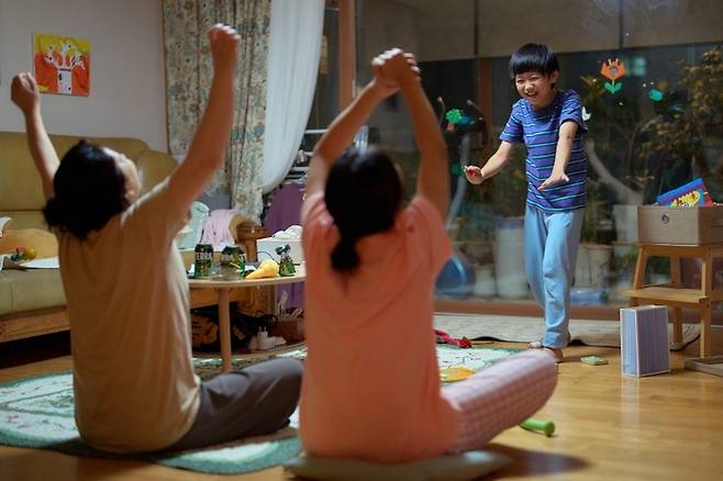 ‘세계의 주인’ 사진|바른손이앤에이