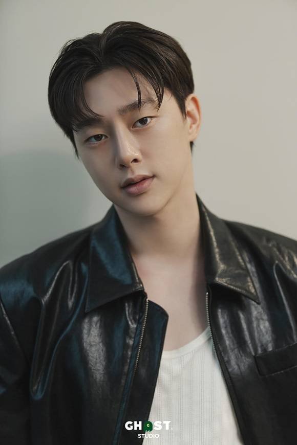 배우 겸 가수 권현빈이 국방의 의무를 다한다. /고스트스튜디오