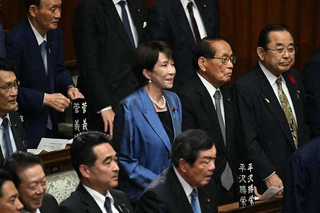 지난 21일 다카이치 사나에 일본 자민당 총재가 중의원 차기 총리 지명 선거에 참석해 있다. AFP 연합뉴스