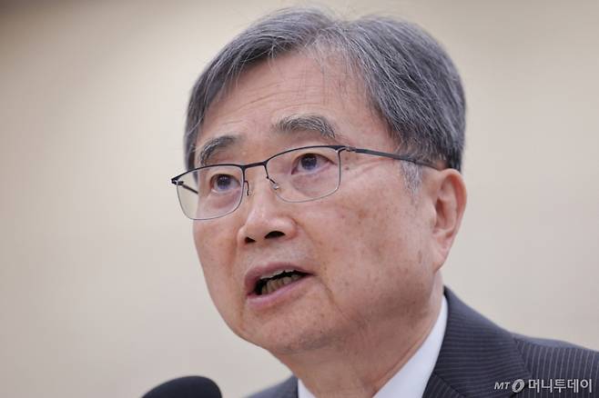 조현 외교부 장관이 지난 10월13일 서울 여의도 국회 외교통일위원회에서 열린 외교부 등에 대한 국정감사에서 의원 질의에 답변하고 있다. / 사진=뉴스1