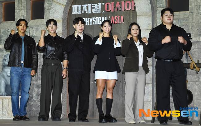 왼쪽부터 아모띠, 윤성빈, 장호기 PD, 장은실, 최승연, 김민재