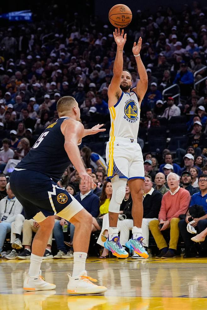 [샌프란시스코=AP/뉴시스] 미국프로농구(NBA) 골든스테이트 워리어스의 스테픈 커리. 2025.10.23.