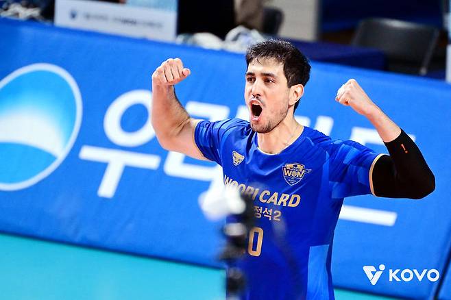 [서울=뉴시스]남자배구 우리카드 아라우조. (사진=KOVO 제공)