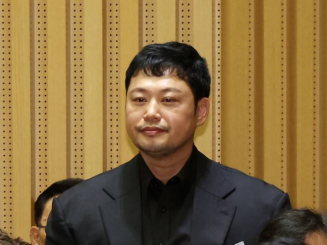 헬스트레이너 양치승씨가 23일 오후 서울 중구 서울시청에서 열린 국회 행정안전위원회 서울시청 국정감사에 자리하고 있다. 뉴스1