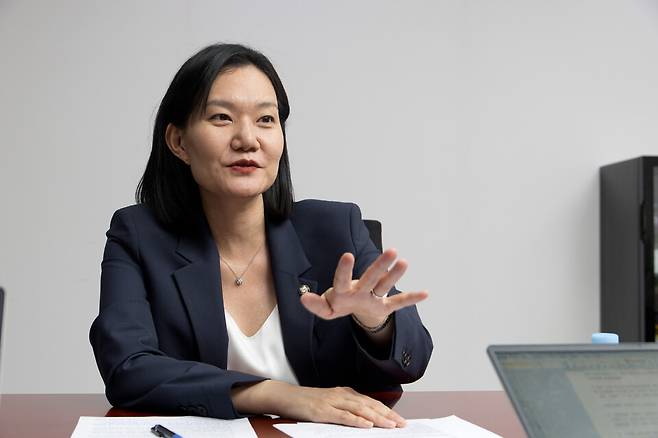 김남희 더불어민주당 의원이 8월25일 국회 의원회관에서 시사저널과 인터뷰를 하고 있다. ⓒ시사저널 이종현