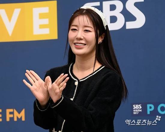 가수 나비가 둘째를 임신했다