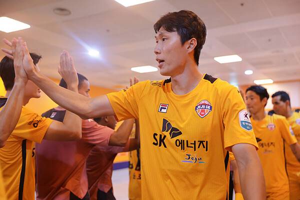 퇴장 징계(2경기 출장 정지)를 마치고 25일 경기에 복귀하는 송주훈. (사진=제주SK FC)