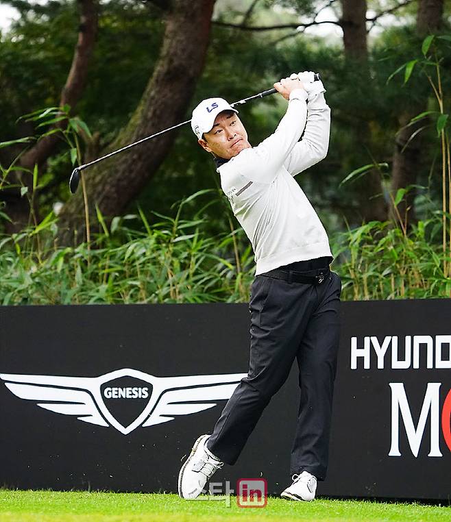 전가람이 2번홀 티샷을 하고 있다. (사진=이데일리 골프in 김상민 기자)